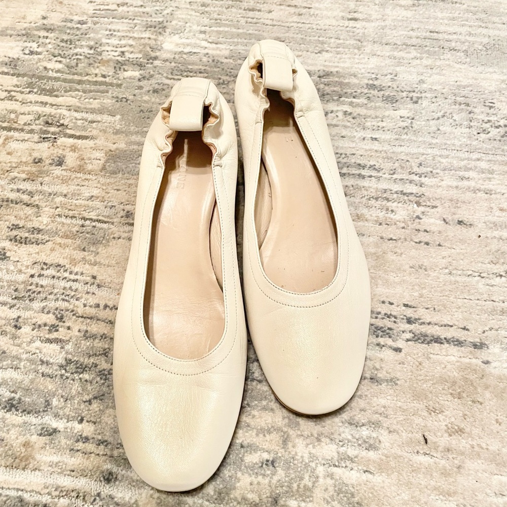 Everlane The Italian Leather Day Heel  Color Bone. Size 8.5 - EUC